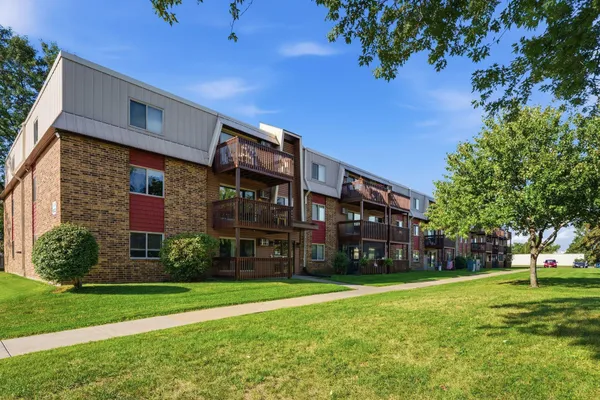 $139,900 | 14630 Garrett Avenue, Unit 613, Apple Valley, MN 55124