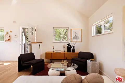 $1,549,000 | 2112 Duane Street, Los Angeles, CA 90039