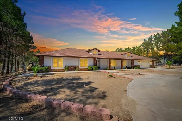 $565,000 | 15908 Acoma Road, Apple Valley, CA 92307
