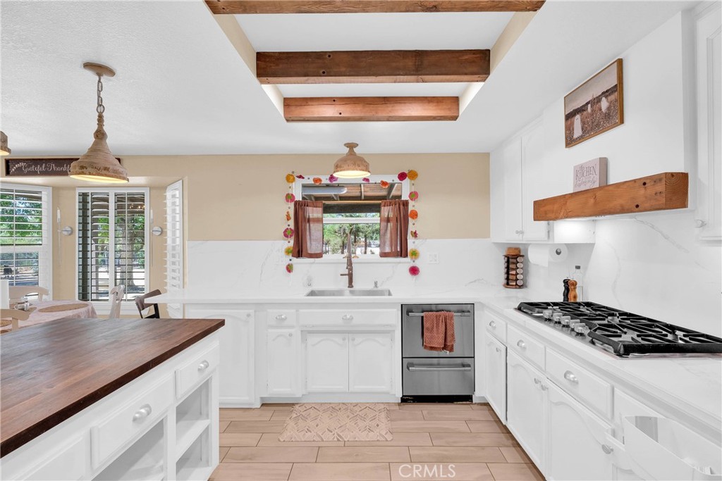 15908 Acoma Road Apple Valley, CA 92307 - Photo 11 of 62