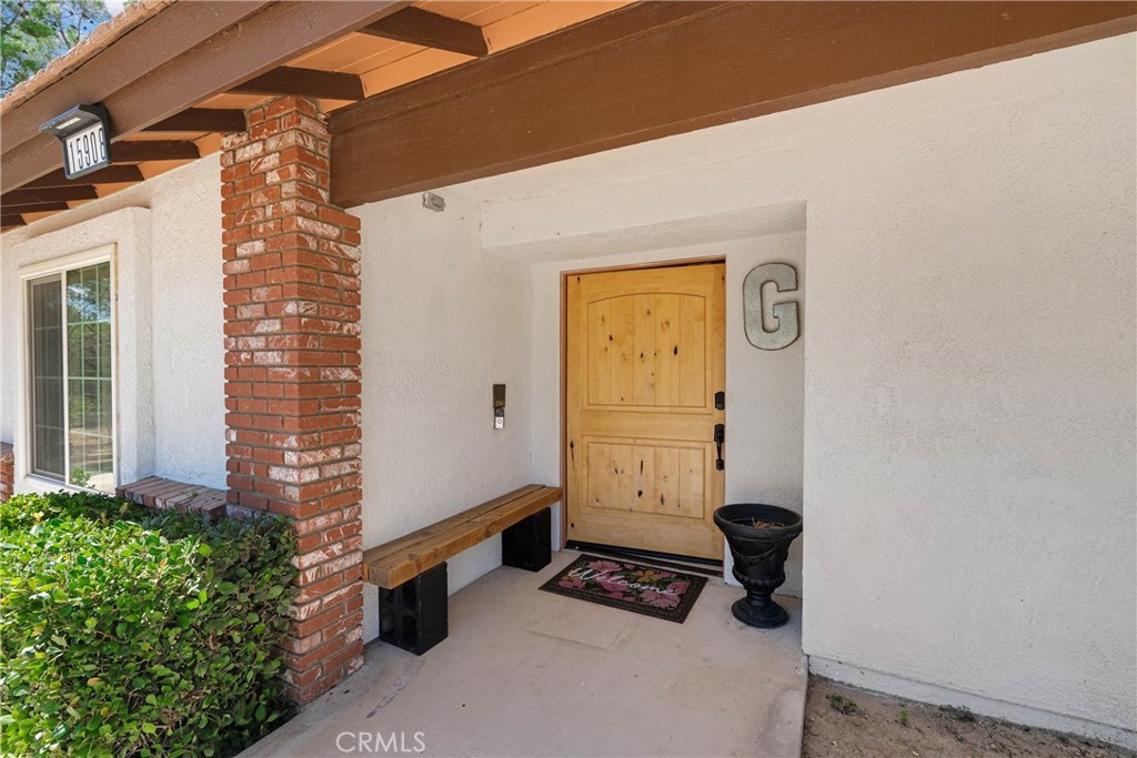 15908 Acoma Road Apple Valley, CA 92307 - Photo 36 of 62 Very solid and wide front door access to home