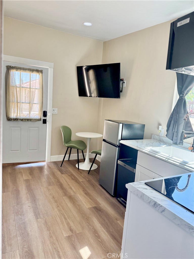 15908 Acoma Road Apple Valley, CA 92307 - Photo 62 of 62 Studio Bonus area entry way