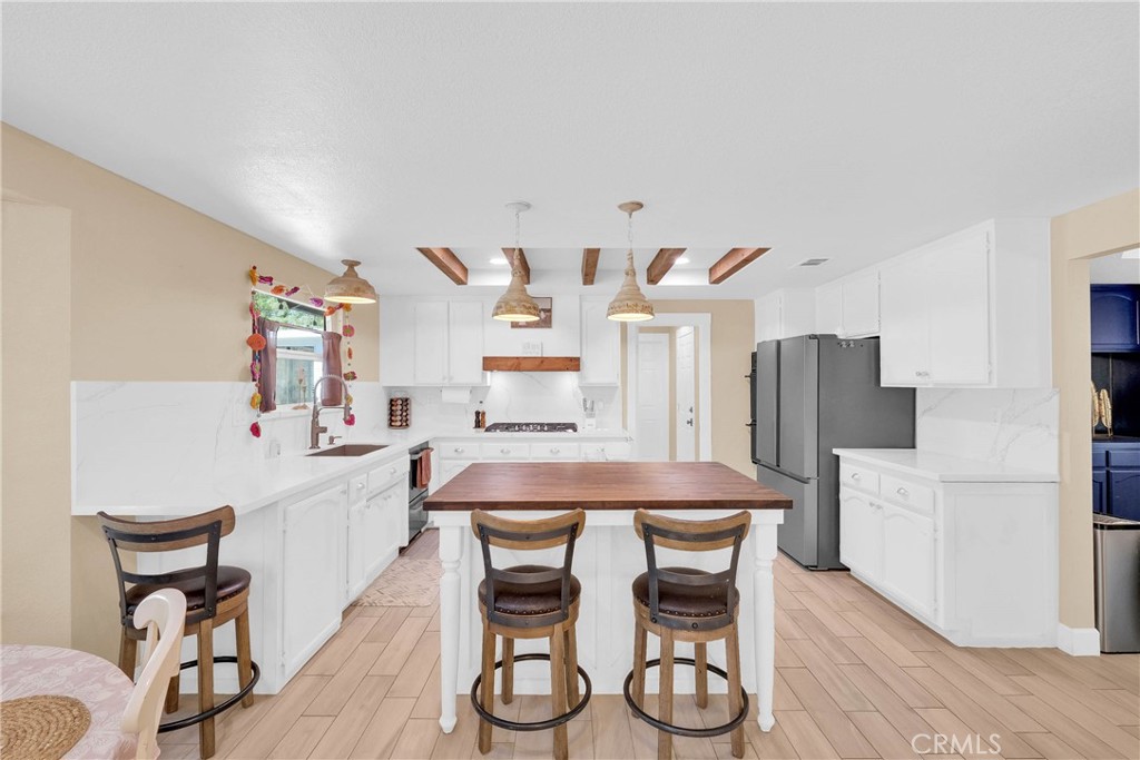 15908 Acoma Road Apple Valley, CA 92307 - Photo 9 of 62