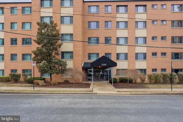 $1,675 | 1200 South Arlington Ridge Road, Unit 615, Arlington, VA 22202