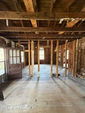 $109,900 | 1600 Paint Rock Road, Oneida, TN 37841