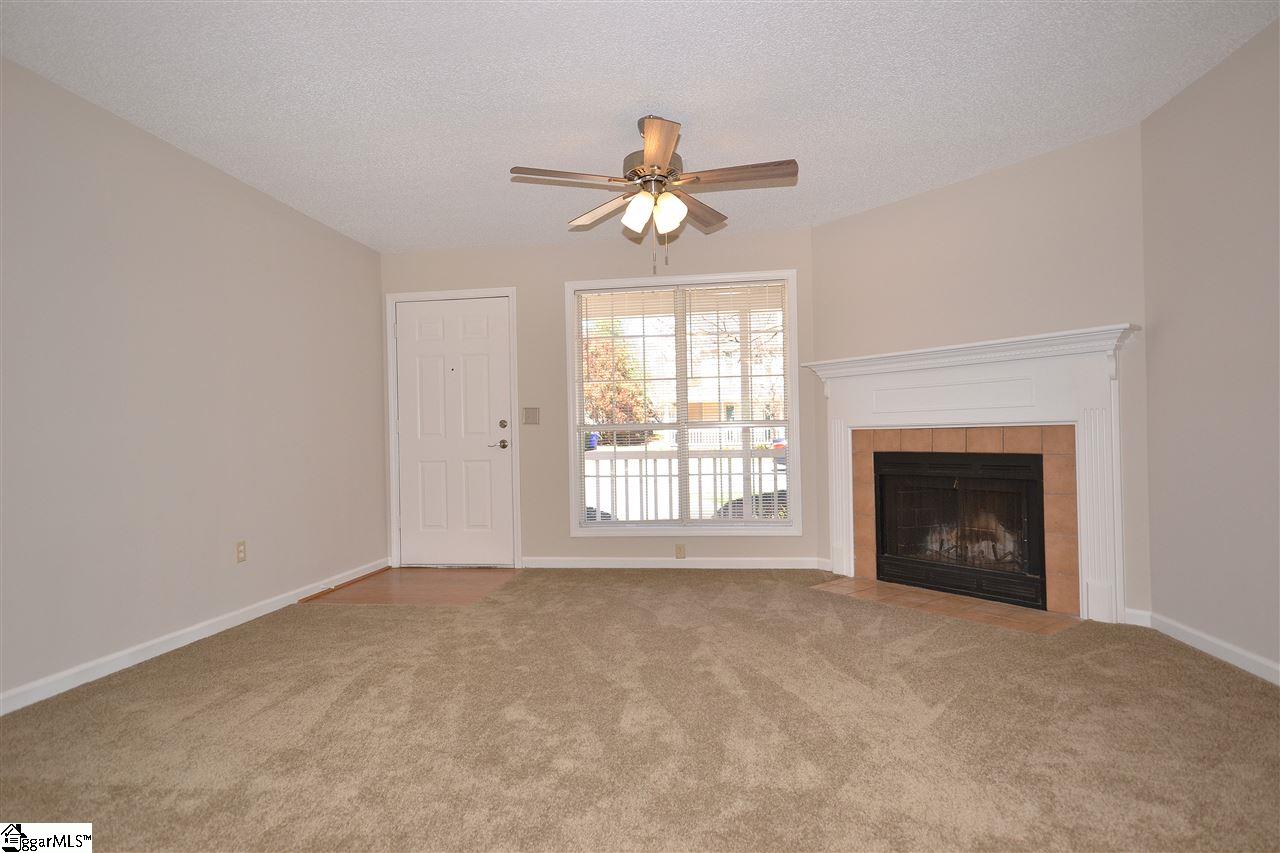 6 Spaniel Court, Unit B Greenville, SC 29607 - Photo 2 of 17 Gallery Image 2