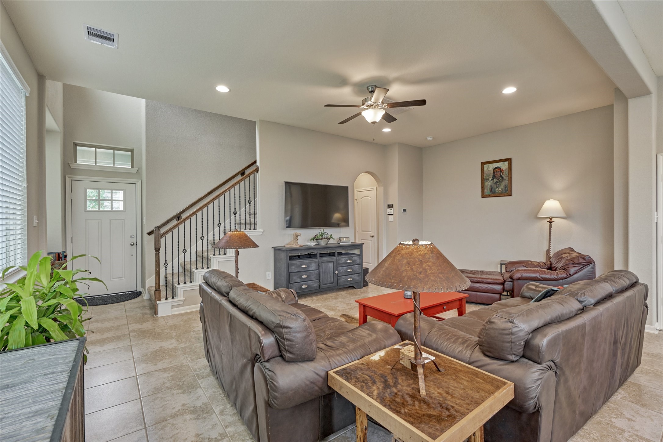 207 Biltmore Loop Montgomery, TX 77316 - Photo 5 of 16