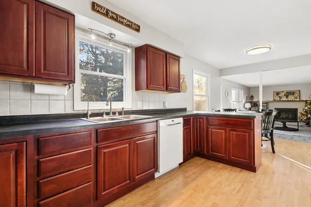 $299,999 | 1713 Suffolk Avenue, Portage, MI 49024