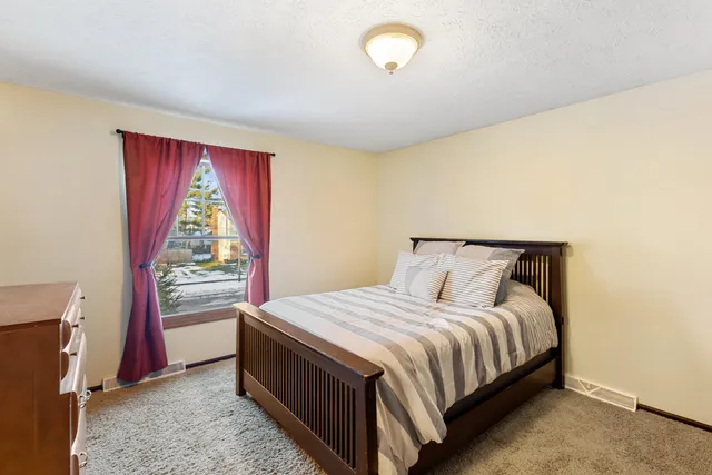 $299,999 | 1713 Suffolk Avenue, Portage, MI 49024