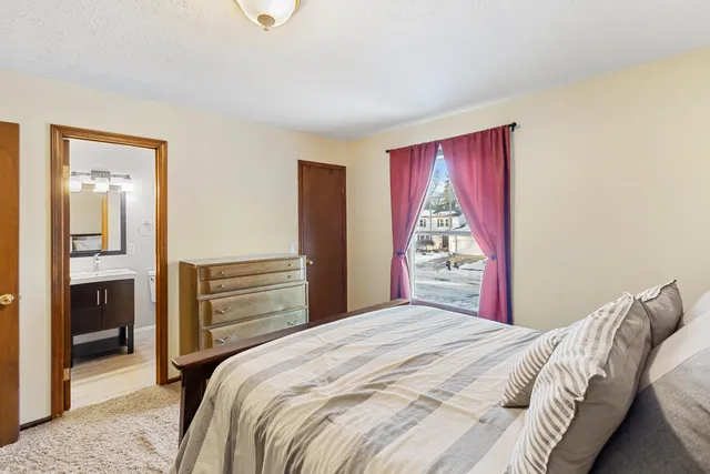 $299,999 | 1713 Suffolk Avenue, Portage, MI 49024