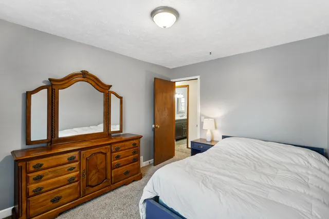 $299,999 | 1713 Suffolk Avenue, Portage, MI 49024