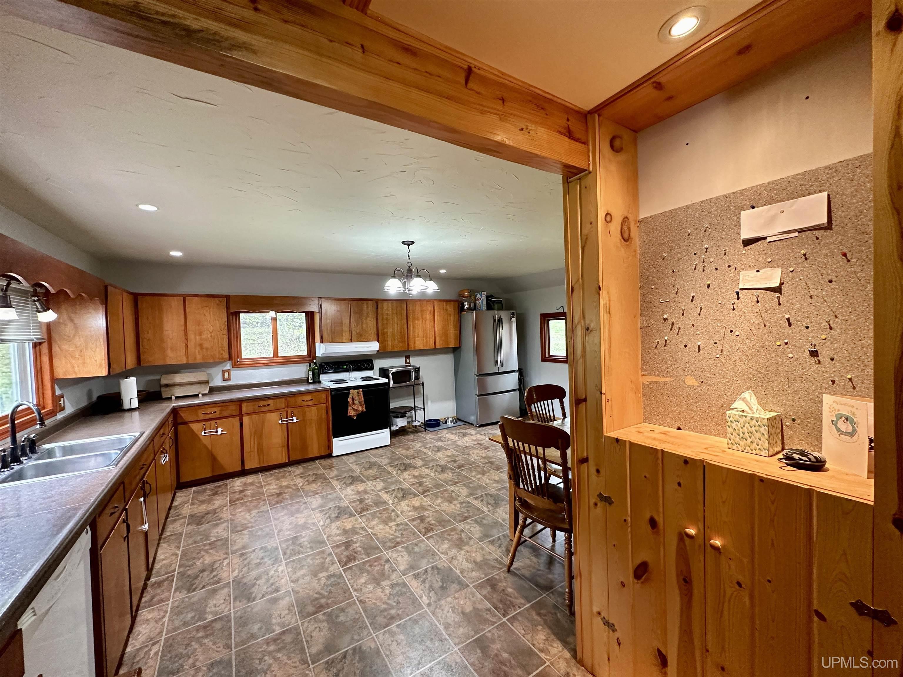 167 Valley Road Negaunee, MI 49866 - Photo 13 of 72 Gallery Image 13
