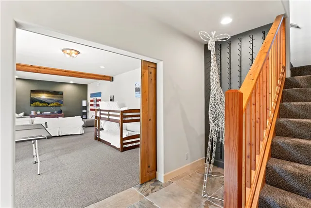 $899,000 | 756 Brentwood Drive, Lake Arrowhead, CA 92352