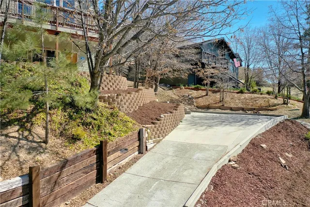 $899,000 | 756 Brentwood Drive, Lake Arrowhead, CA 92352