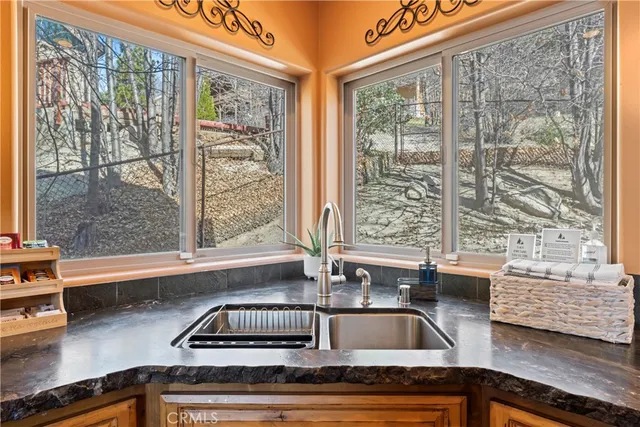 $899,000 | 756 Brentwood Drive, Lake Arrowhead, CA 92352