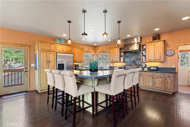 $899,000 | 756 Brentwood Drive, Lake Arrowhead, CA 92352