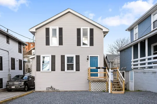 $2,700 | 19 Berkley Road, Unit 2, Hull, MA 02045