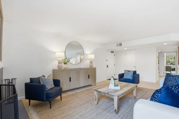 $988,000 | 58 East Poplar Avenue, Unit 3, San Mateo, CA 94401