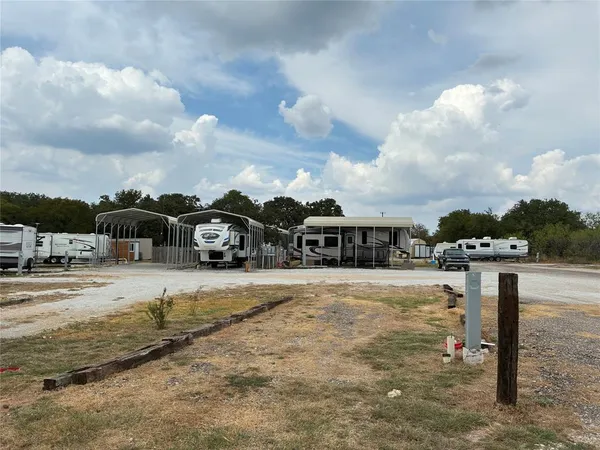 $650,000 | 431 HCR 2105 Loop North, Whitney, TX 76692