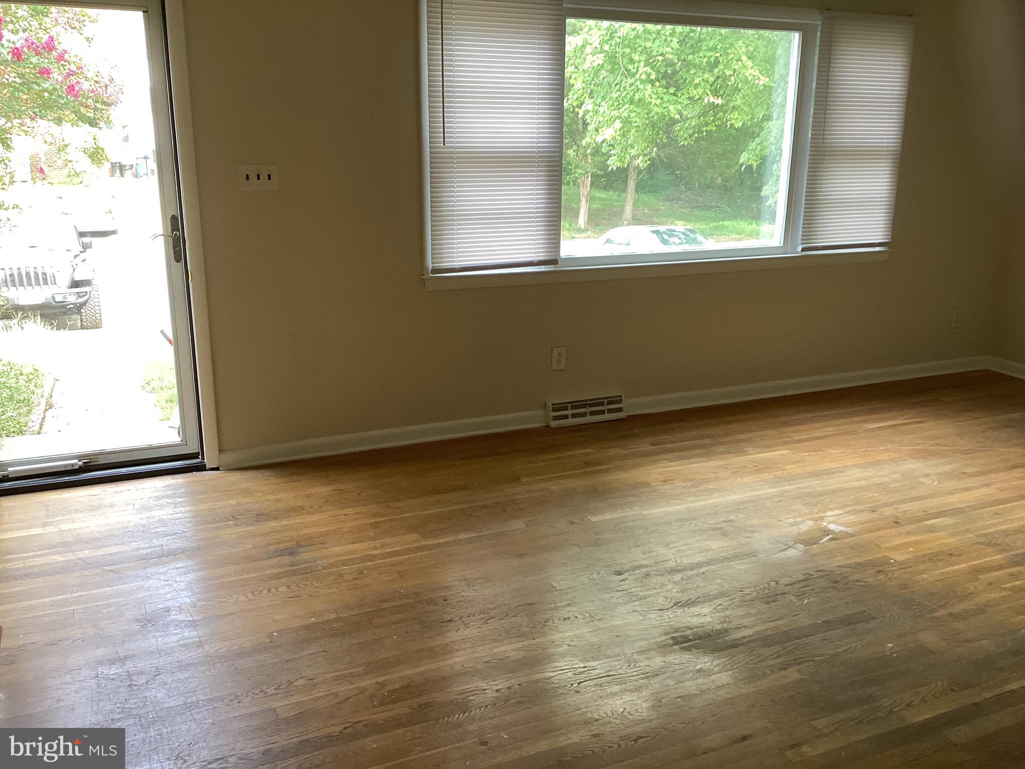 130 Charles Place Indian Head, MD 20640 - Photo 12 of 26 Living Room