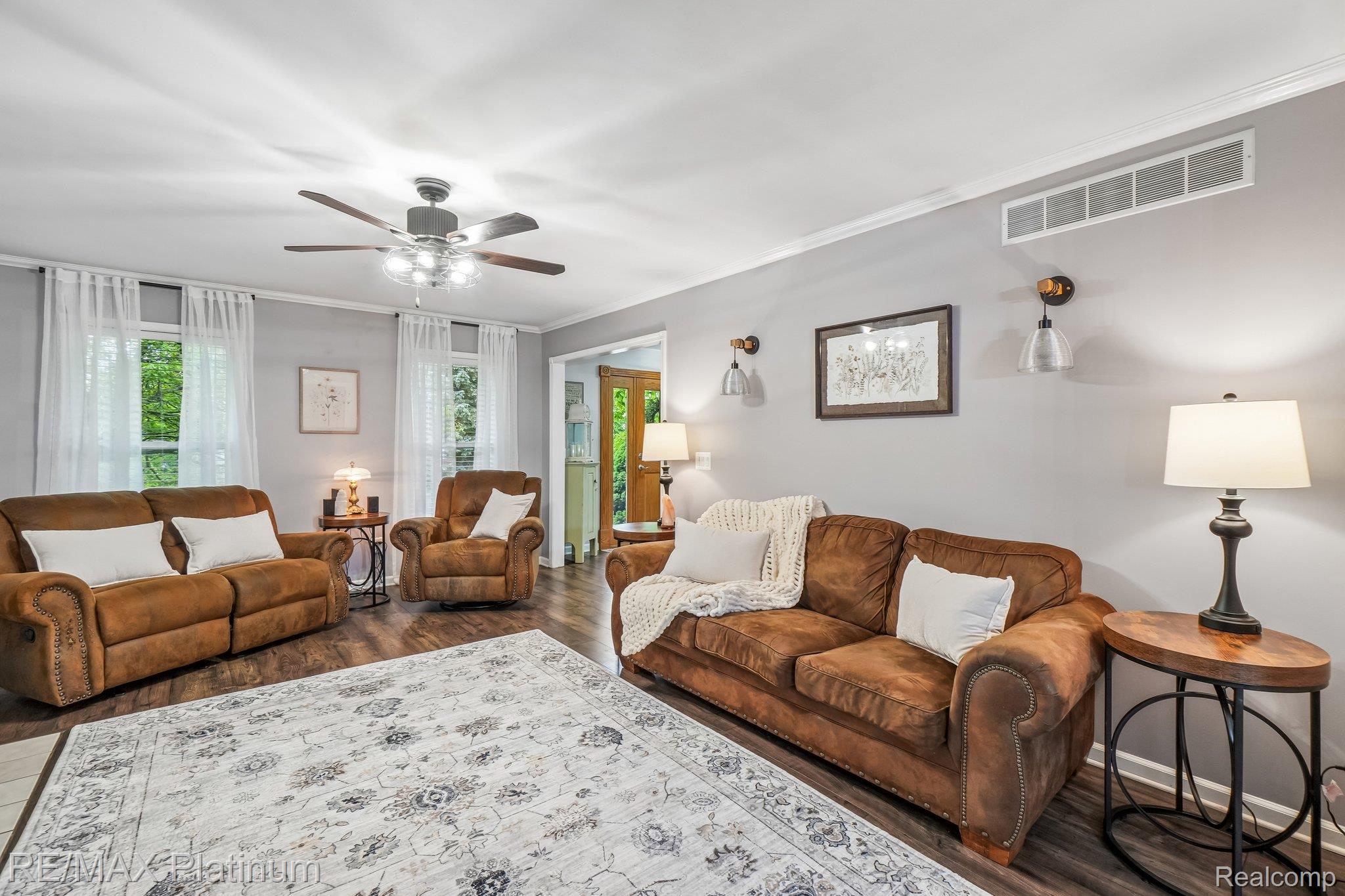 2353 Chestnut Bend Howell, MI 48855 - Photo 10 of 25 2353 Chestnut Bend
Living Room