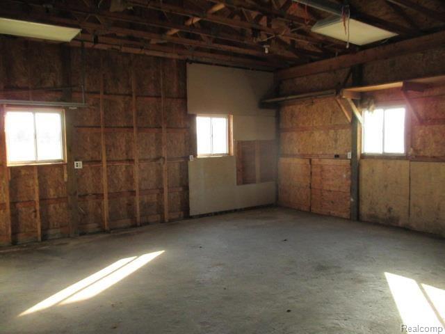 4692 East North County Line Road St. Louis, MI 48880 - Photo 15 of 25 Garage 2.jpg