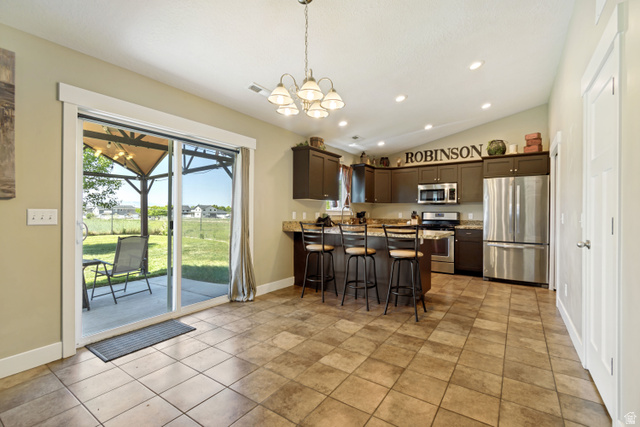 65 North 450 West Springville, UT 84663 - Photo 17 of 32 Large dining space, tile floors!