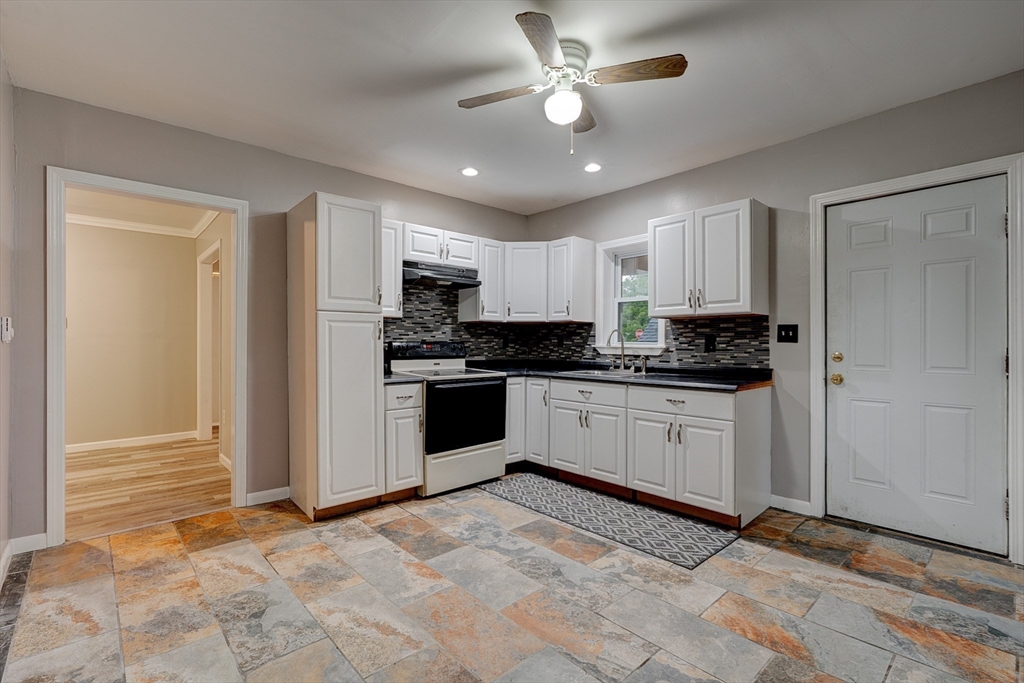 51 View Street Holyoke, MA 01040 - Photo 11 of 27 Gallery Image 11