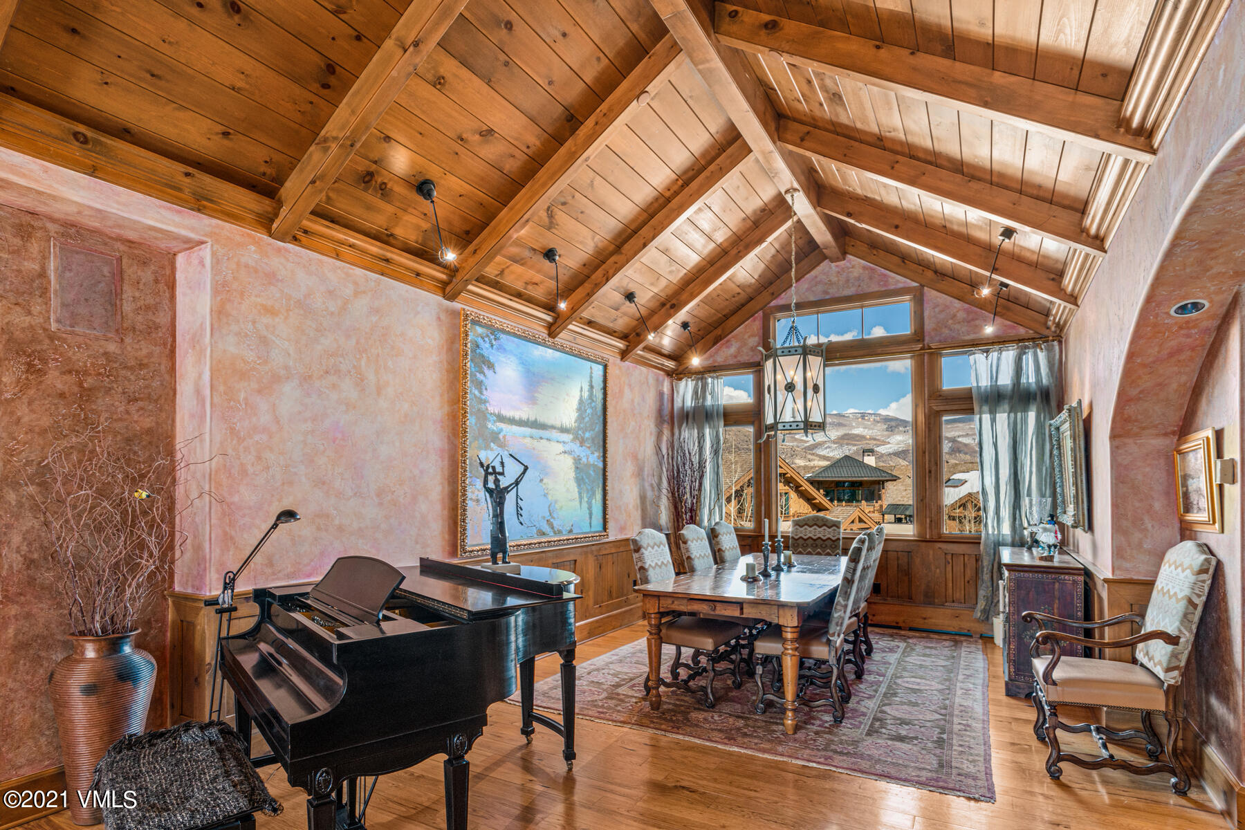 160 Cresta Road, Unit R501 Edwards, CO 81632 - Photo 19 of 21 a living room with furniture