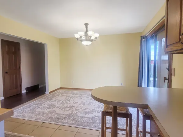 $1,500 | 445 Peach Street, East Dubuque, IL 61025