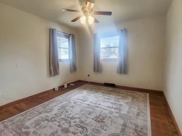 $1,500 | 445 Peach Street, East Dubuque, IL 61025