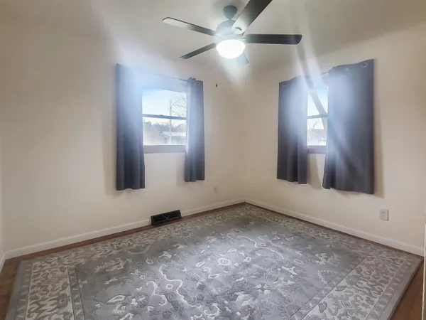 $1,500 | 445 Peach Street, East Dubuque, IL 61025