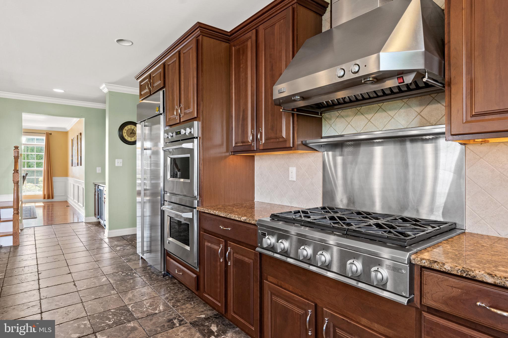 803 Derius Drive Mickleton, NJ 08056 - Photo 14 of 55 Professional 6 Burner Gas Stove