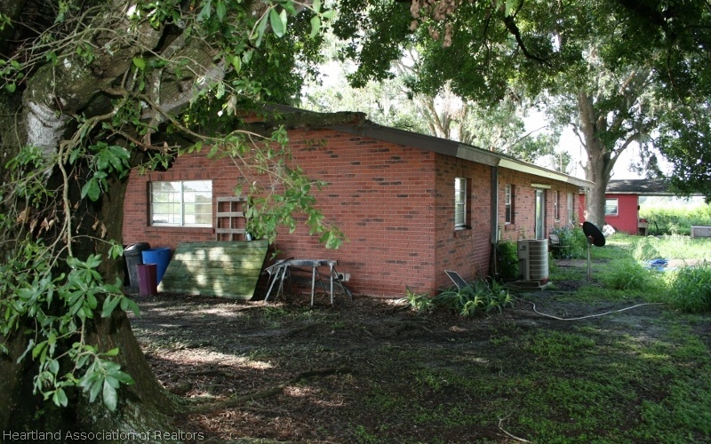 2581 Polk Road Bowling Green, FL 33834 - Photo 3 of 22 Gallery Image 3