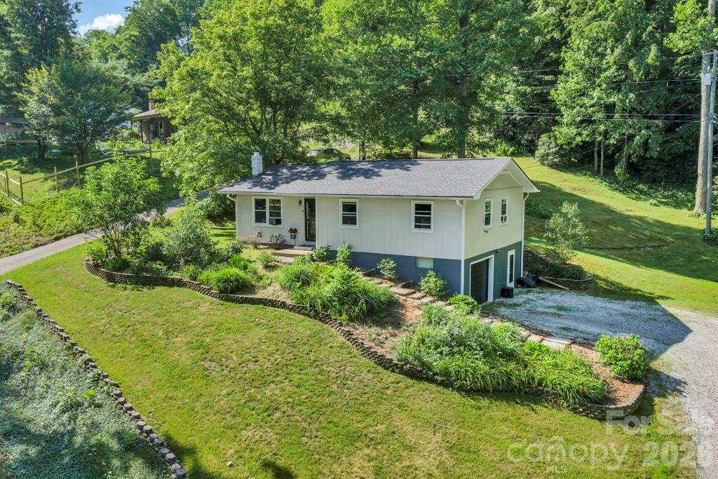 644 Valley Road Spruce Pine, NC 28777 - Photo 2 of 21