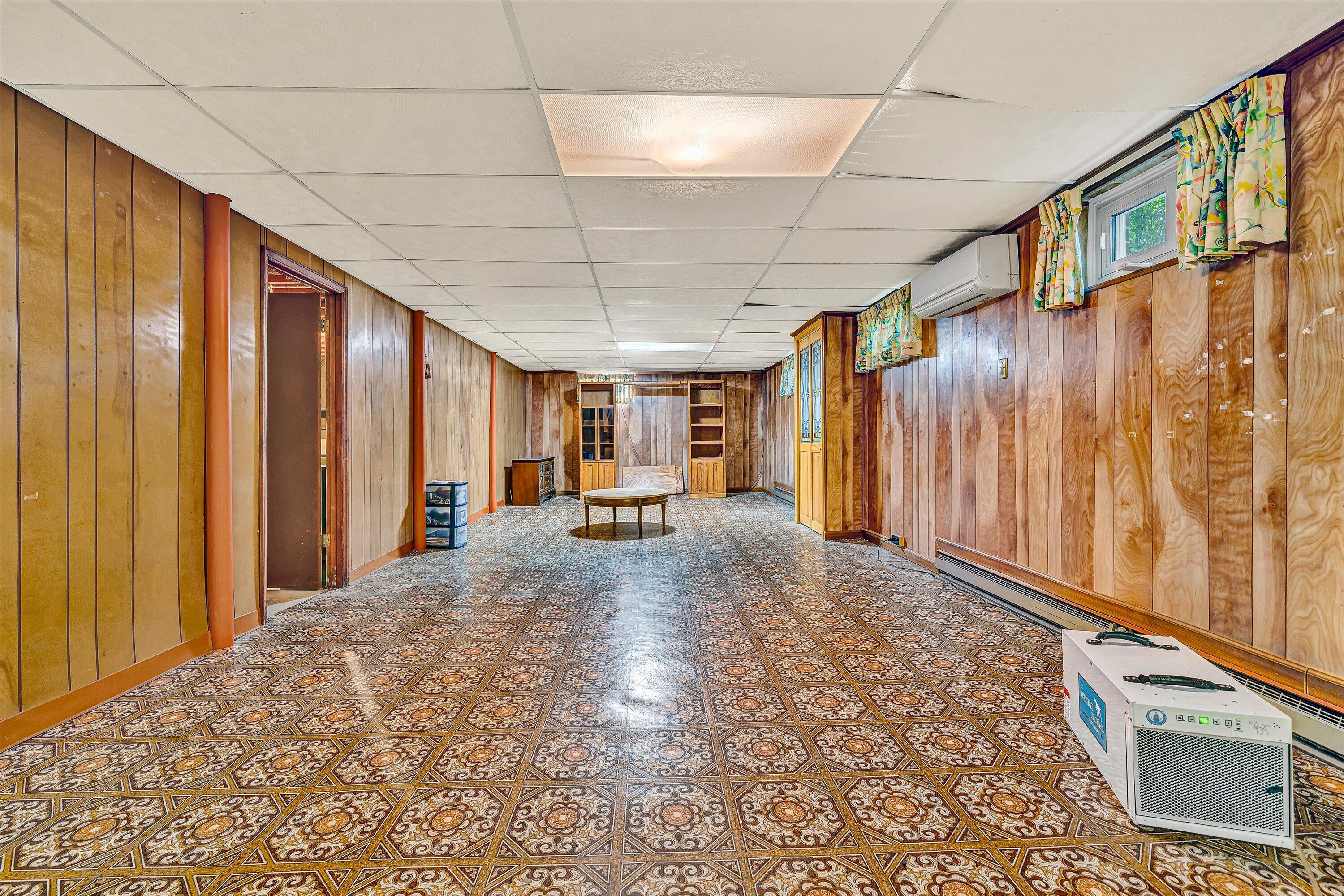 5226 North Spring Drive Northwest Roanoke, VA 24019 - Photo 38 of 46 a view of a big room with wooden walls