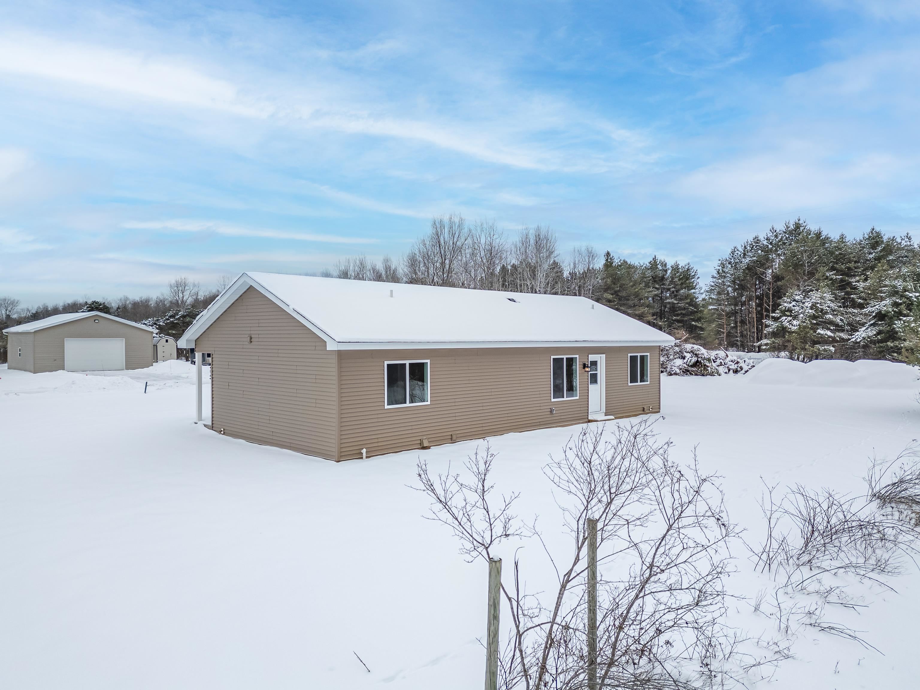 1208 Pheasant Run Gladwin, MI 48624 - Photo 10 of 42