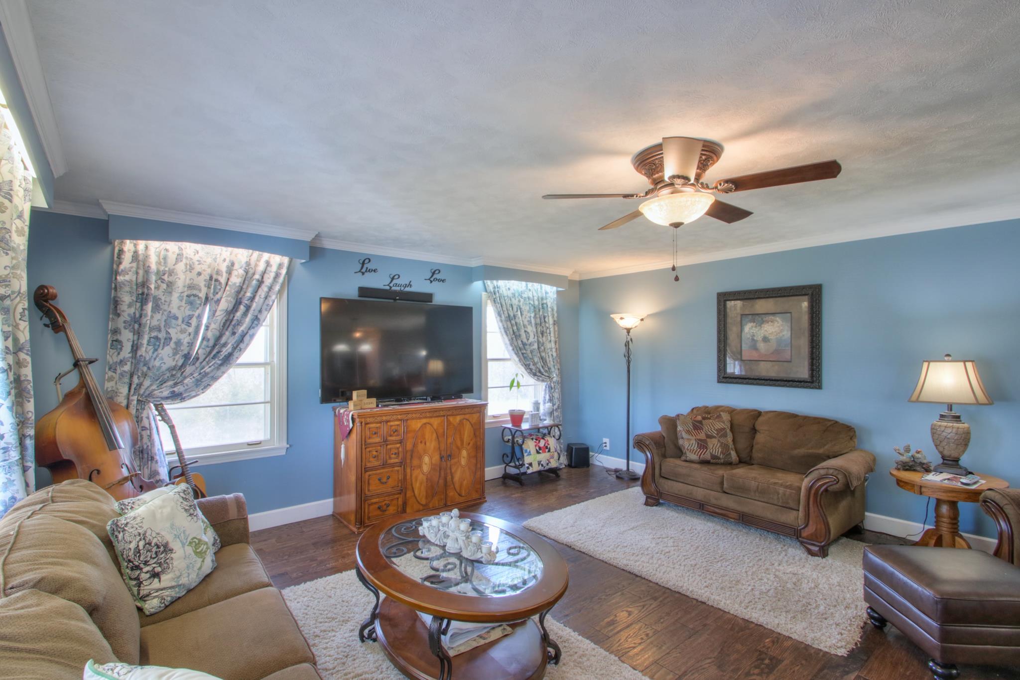 258 Cedar Park Road Centerville, TN 37033 - Photo 5 of 30 Walking in from the front door to this gorgeous open living room.