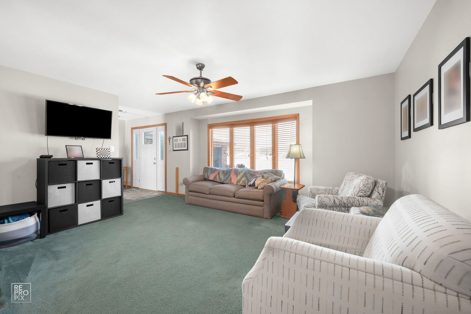 3235 192nd Street Lansing, IL 60438 - Photo 2 of 25