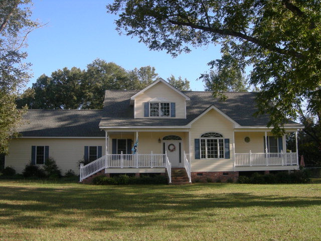 555 Orchard Road Williston, SC 29853 - Photo 1 of 21