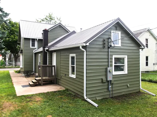 $264,900 | 1407 McLean Avenue, Tomah, WI 54660