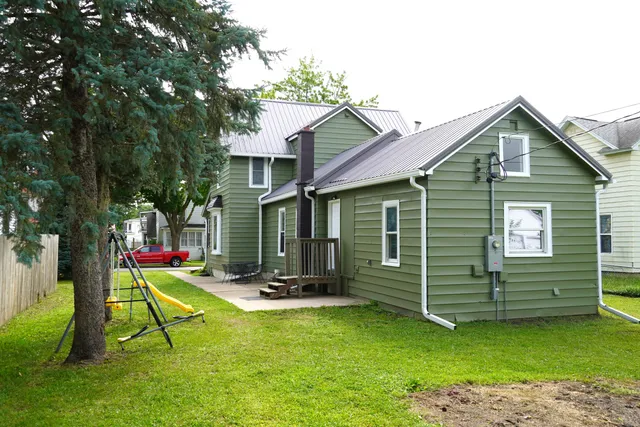 $264,900 | 1407 McLean Avenue, Tomah, WI 54660