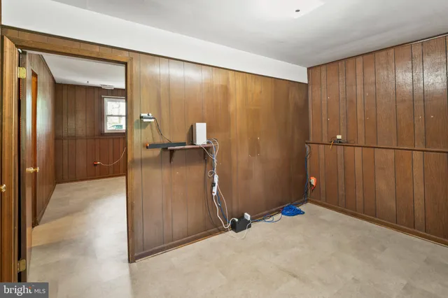 a view of walk in closet