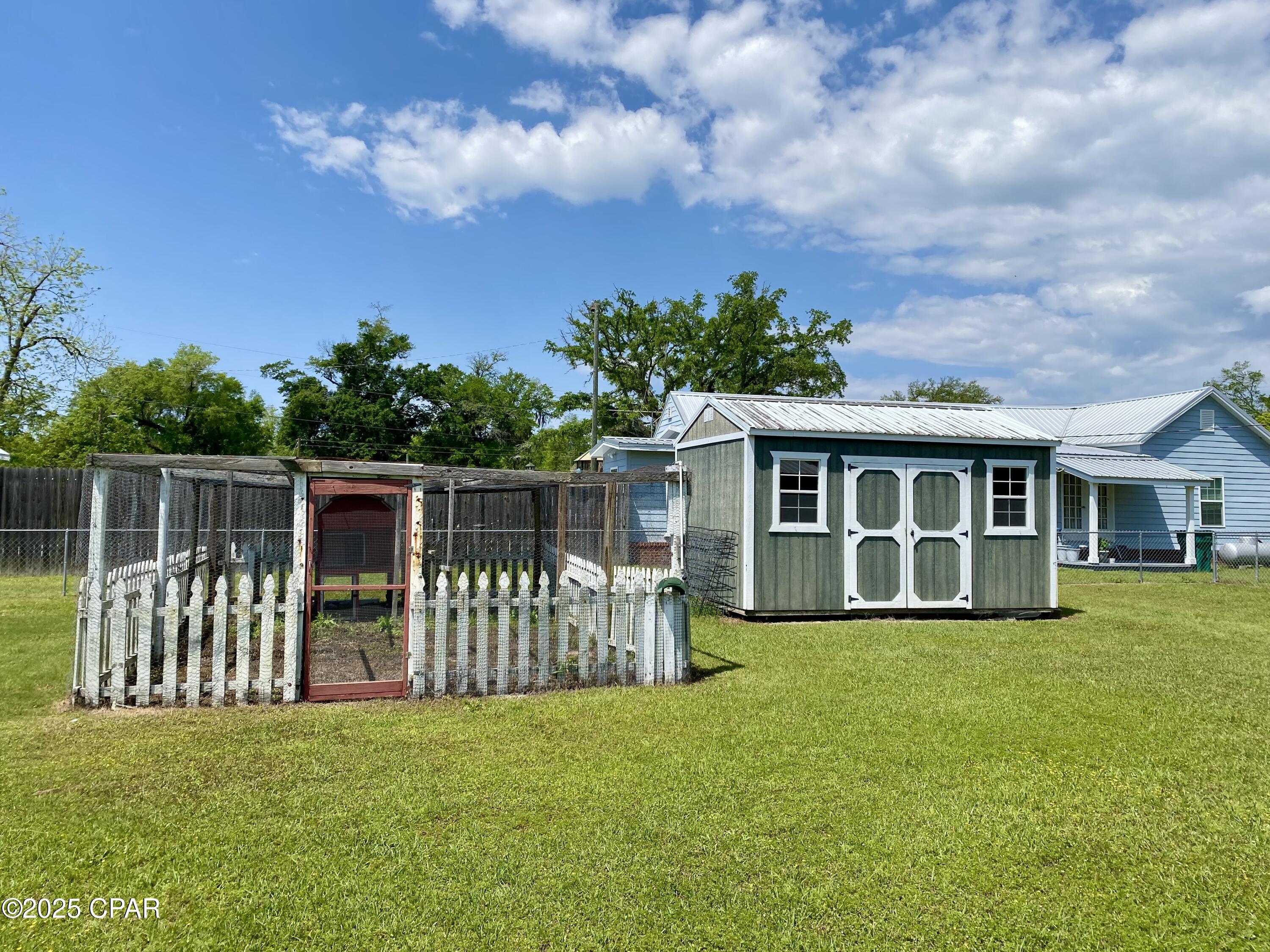 6913 Broadway Street Grand Ridge, FL 32442 - Photo 25 of 39 Gallery Image 25