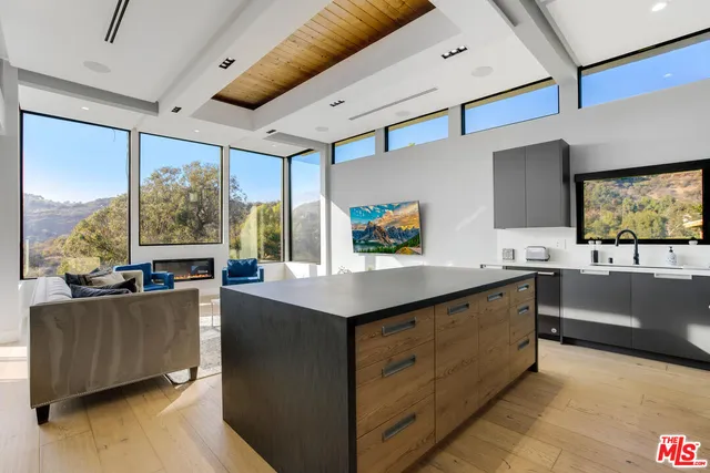 $13,900 | 2515 Thames Street, Los Angeles, CA 90046