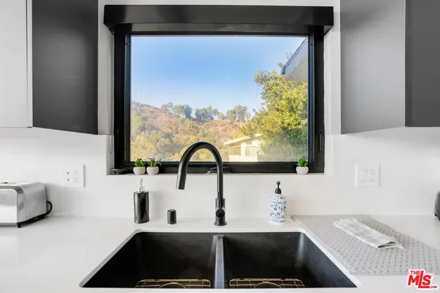 $13,900 | 2515 Thames Street, Los Angeles, CA 90046