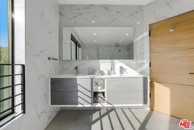 $13,900 | 2515 Thames Street, Los Angeles, CA 90046