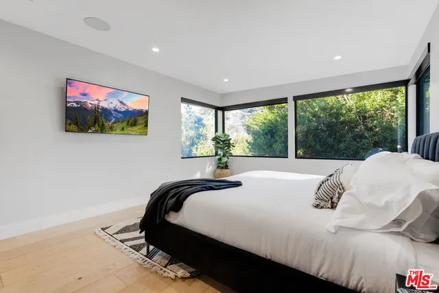 $13,900 | 2515 Thames Street, Los Angeles, CA 90046