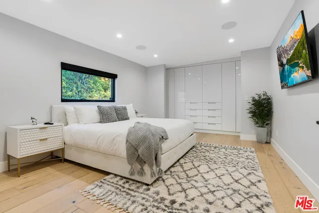 $13,900 | 2515 Thames Street, Los Angeles, CA 90046