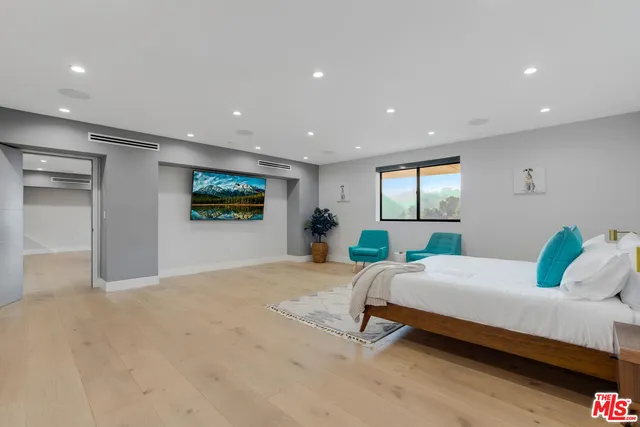 $13,900 | 2515 Thames Street, Los Angeles, CA 90046